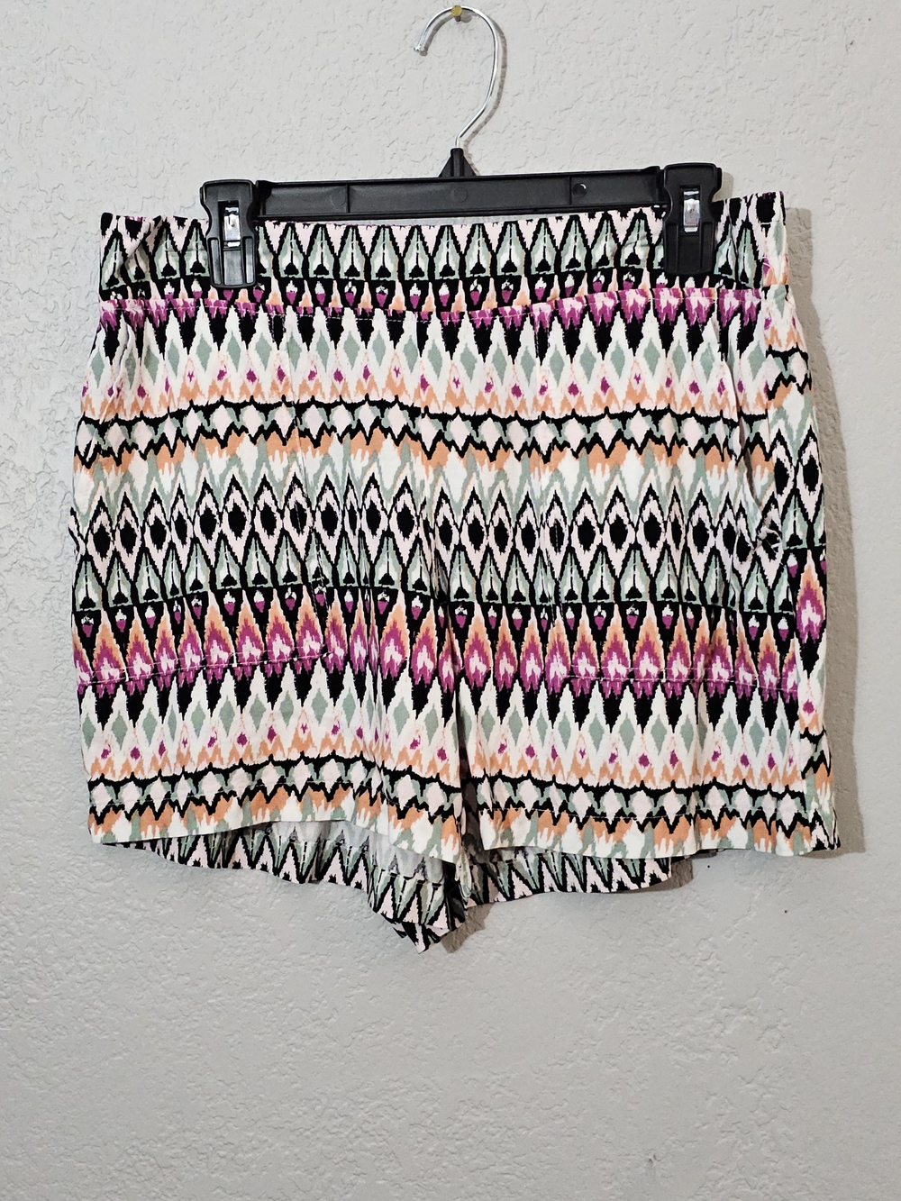 Wildfox High-Waist Aztec Print Shorts Womens Medium 100% Rayon/Viscose